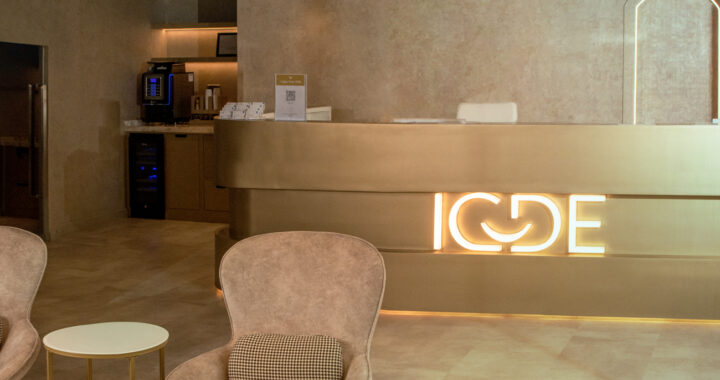 How A Dentist Clinic Educates Patients About Proper Oral Hygiene